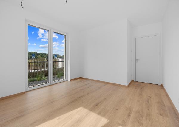 Priestranný 4-izbový byt s dvomi predzáhradkami v projekte Nesto-Petržalka