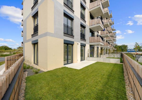 Priestranný 4-izbový byt s dvomi predzáhradkami v projekte Nesto-Petržalka