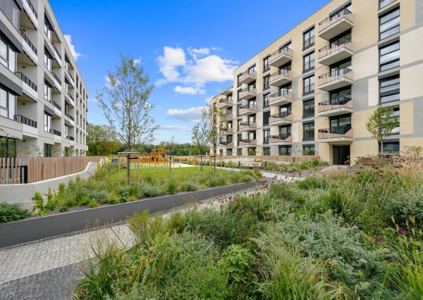 Priestranný 4-izbový byt s dvomi predzáhradkami v projekte Nesto-Petržalka