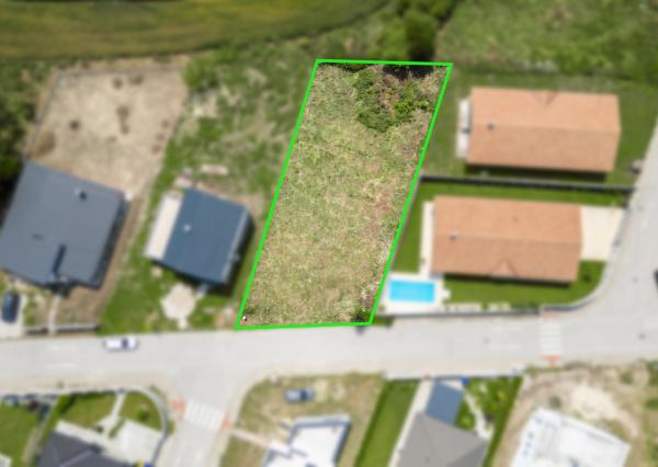 Stavebný pozemok 801 m² v slepej ulici – ideálne miesto pre váš rodinný dom v Kvetoslavove
