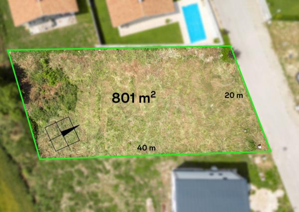 Stavebný pozemok 801 m² v slepej ulici – ideálne miesto pre váš rodinný dom v Kvetoslavove
