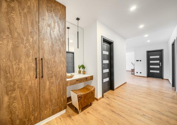 Exkluzívna novostavba hausbótu s veľkorysou terasou a výhľadom na Jarovecké rameno