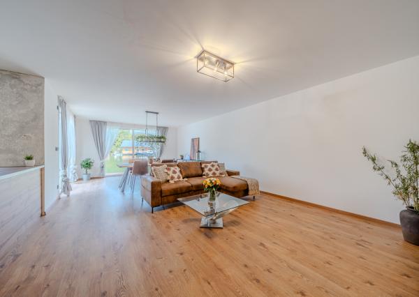 Exkluzívna novostavba hausbótu s veľkorysou terasou a výhľadom na Jarovecké rameno