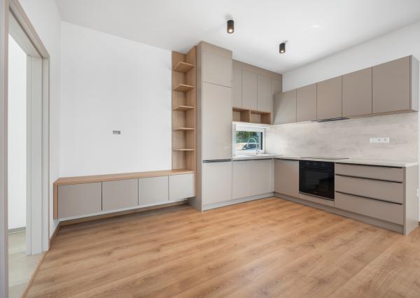 Rezervované | Moderná nízkoenergetická novostavba mezonetu v obci Jakubov