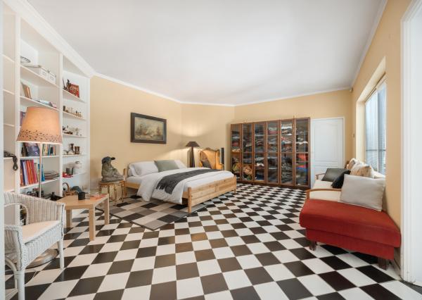 ZNÍŽENÁ CENA | Komerčný areál s halou, kanceláriami a rodinným domom v meste Holíč