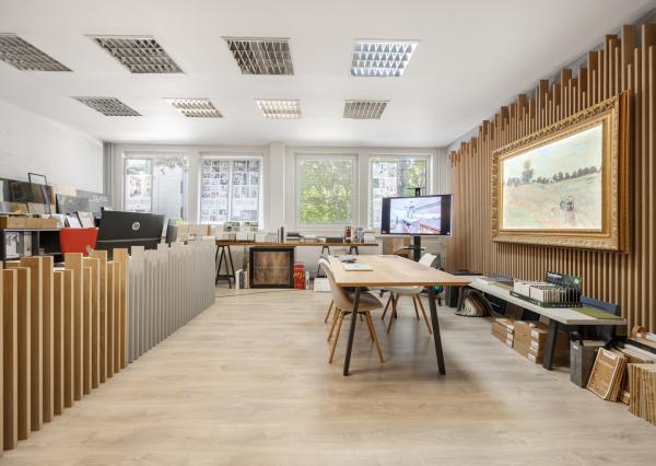 ZNÍŽENÁ CENA | Komerčný areál s halou, kanceláriami a rodinným domom v meste Holíč