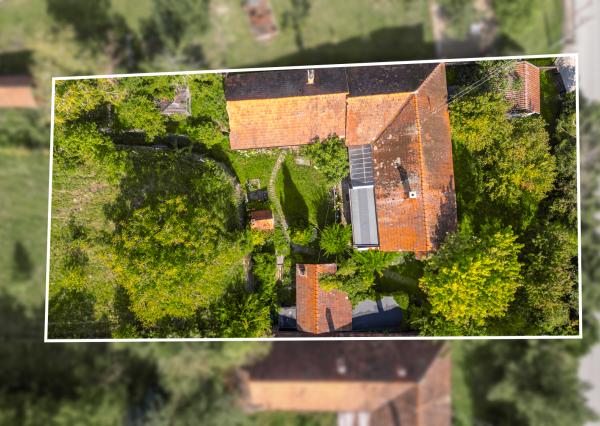 Rodinný domček v obci Zlatno s veľkou záhradou, ktorý ponúka priestor na relax aj každodenný život