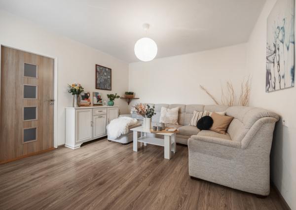 Rodinný domček v obci Zlatno s veľkou záhradou, ktorý ponúka priestor na relax aj každodenný život