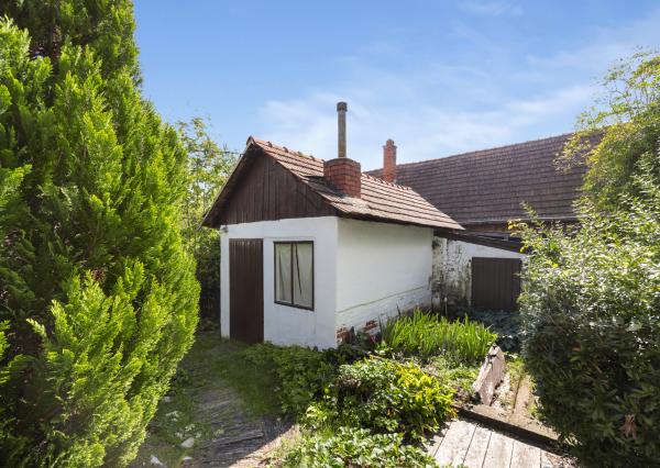 Rodinný domček v obci Zlatno s veľkou záhradou, ktorý ponúka priestor na relax aj každodenný život