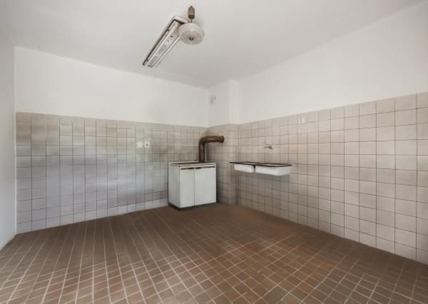 Rodinný domček v obci Zlatno s veľkou záhradou, ktorý ponúka priestor na relax aj každodenný život