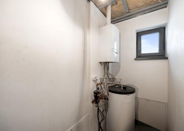 Rezervovaný | Moderný 4-izbový bungalov s krbom, saunou a štýlovým interiérom – Malacky, Píniová alej