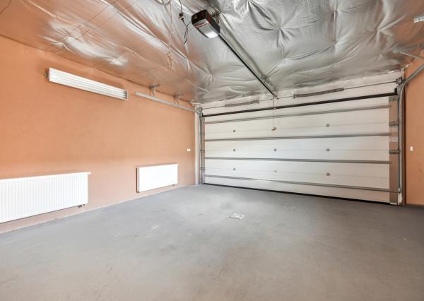 Rezervovaný | Moderný 4-izbový bungalov s krbom, saunou a štýlovým interiérom – Malacky, Píniová alej