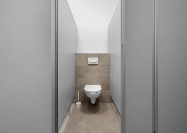 Štýlové a presvetlené priestory v modernej budove Business Hub A13 Concept