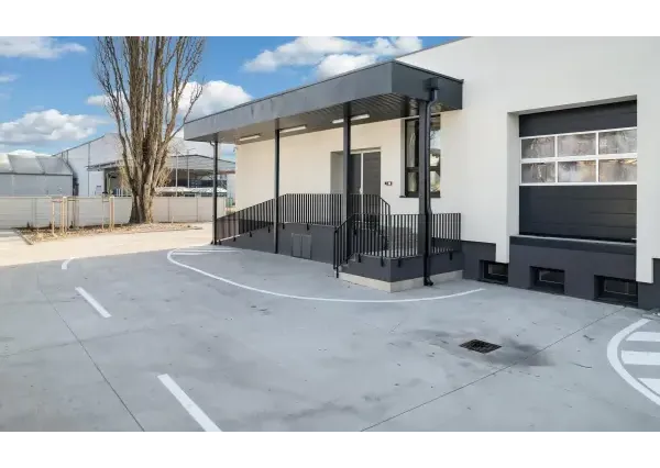 Štýlové a presvetlené priestory v modernej budove Business Hub A13 Concept