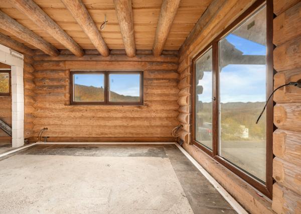 Honosný zrub s maximálnym súkromím v prírodnom prostredí v Novej Bani