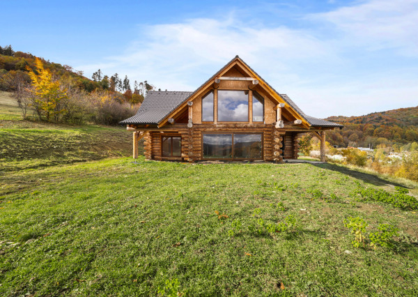 Honosný zrub s maximálnym súkromím v prírodnom prostredí v Novej Bani