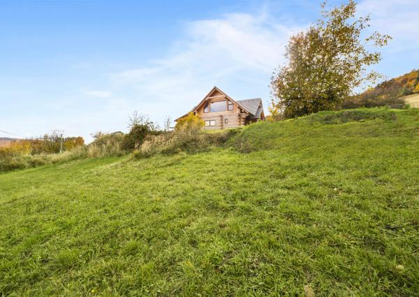 Honosný zrub s maximálnym súkromím v prírodnom prostredí v Novej Bani