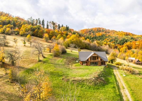 Honosný zrub s maximálnym súkromím v prírodnom prostredí v Novej Bani
