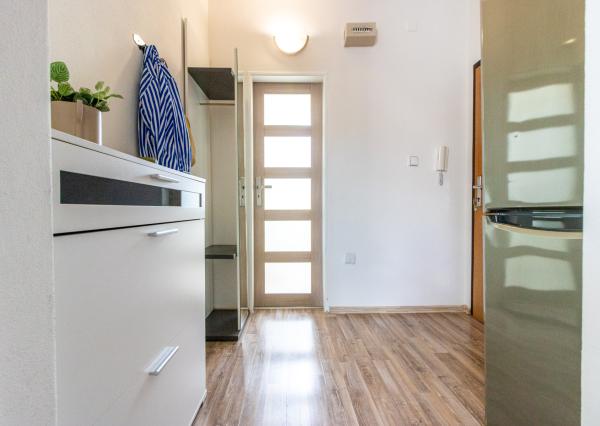 Svetlý 2-izbový mezonet v centre Malaciek