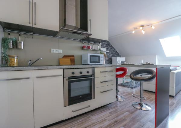 Svetlý 2-izbový mezonet v centre Malaciek