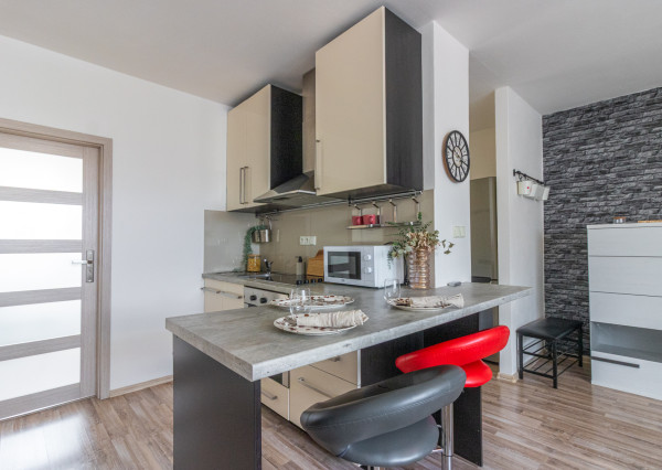 Svetlý 2-izbový mezonet v centre Malaciek