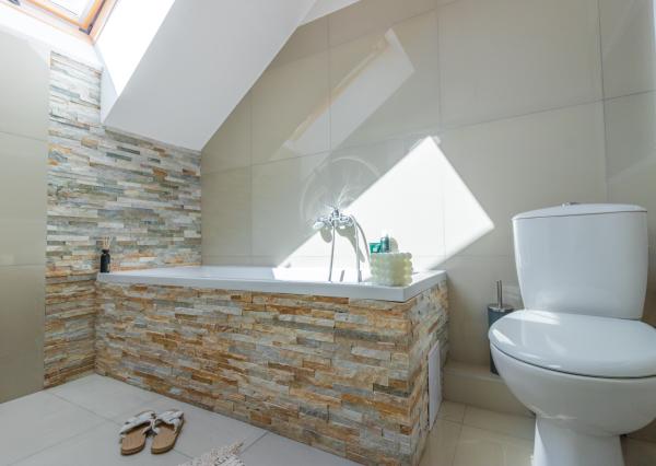 Svetlý 2-izbový mezonet v centre Malaciek