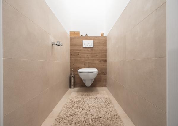 Štýlový víkendový dom s jazerom v srdci prírody v Malých Levároch