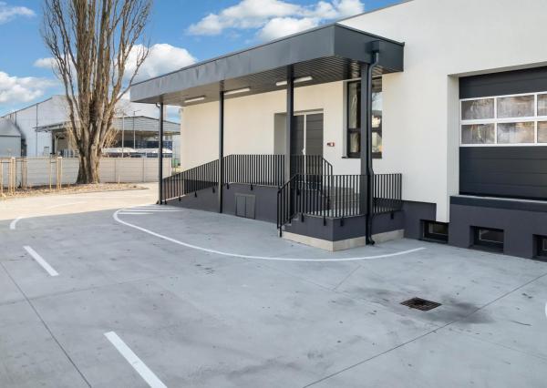 Multifunkčný skladový priestor na Továrenskej ulici v Malackách