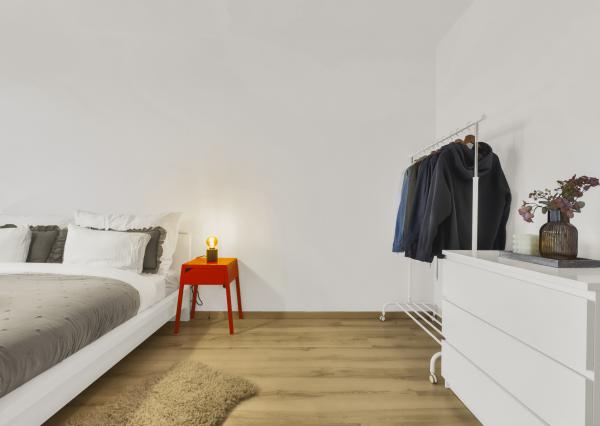 Rezervovaný - Priestranný 2 izbový byt v novostavbe Ship House v Ružinove s balkónom, garážovým státím a kompletným zariadením