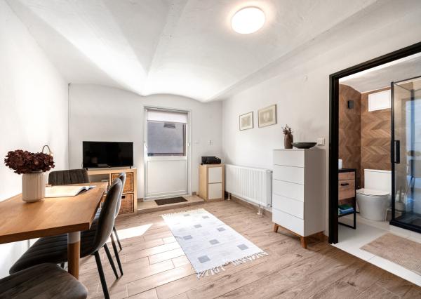 Rekonštruovaný rodinný dom so záhradou snov a extra priestorom pre hostí