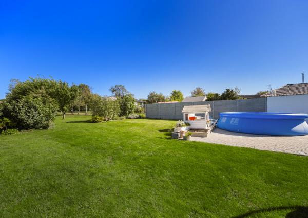 Rekonštruovaný rodinný dom so záhradou snov a extra priestorom pre hostí