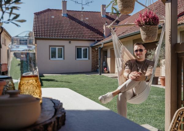 Rekonštruovaný rodinný dom so záhradou snov a extra priestorom pre hostí
