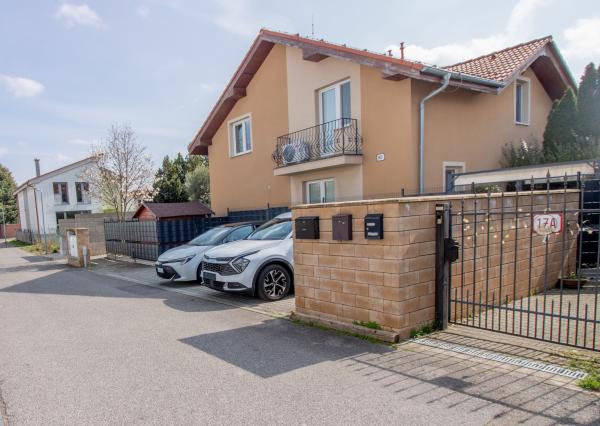 2,5-izbový byt so záhradou a parkovacím státím